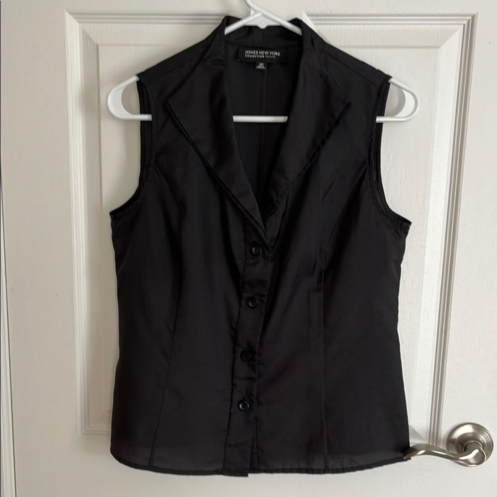 Jones New York Black Sleeveless Button Down Shirt